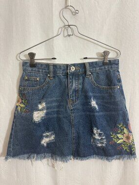 POL Floral Embroidered Distressed Denim Mini Skirt Raw Hem Size S NWT